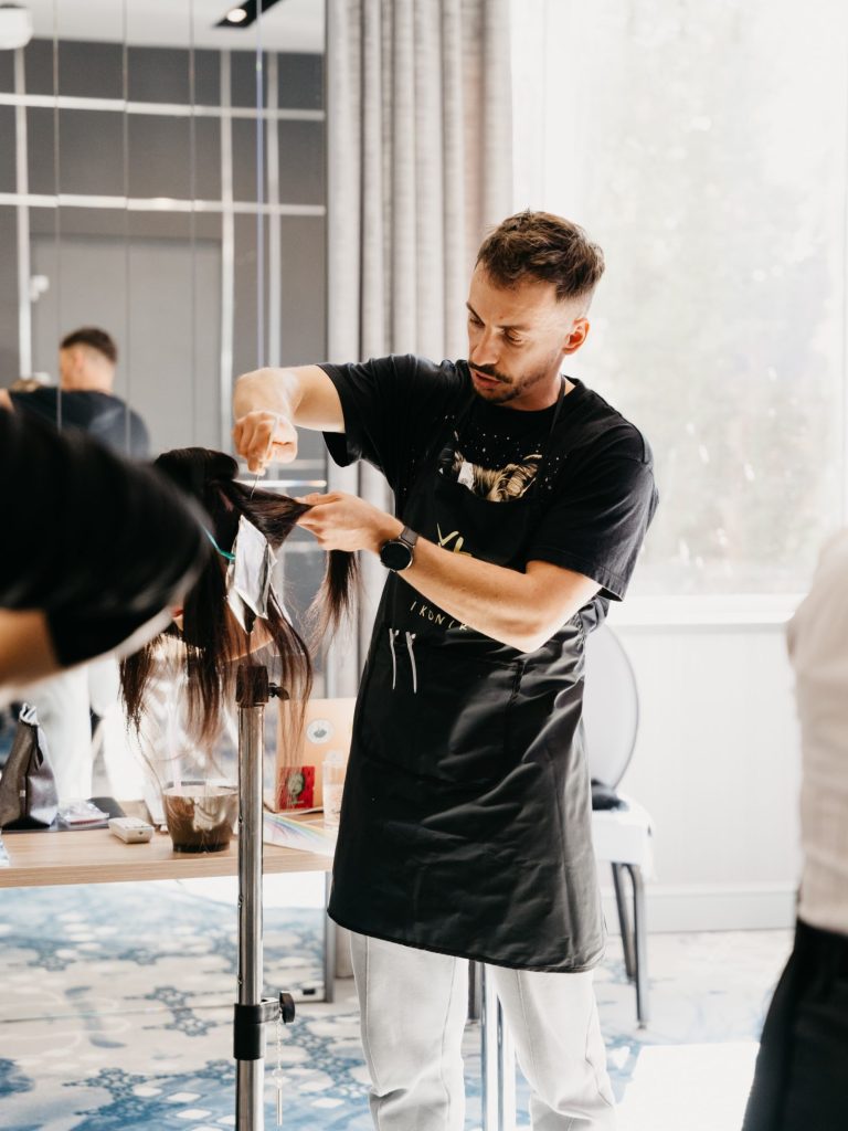 Adrian Lup curs certificare - Salon Exclusive by Adrian Lup | Salon de înfrumusețare Sibiu