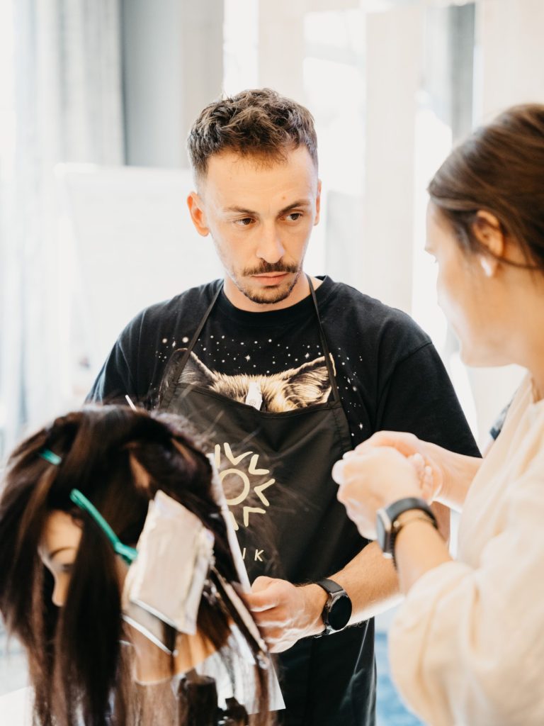 Adrian Lup curs certificare - Salon Exclusive by Adrian Lup | Salon de înfrumusețare Sibiu