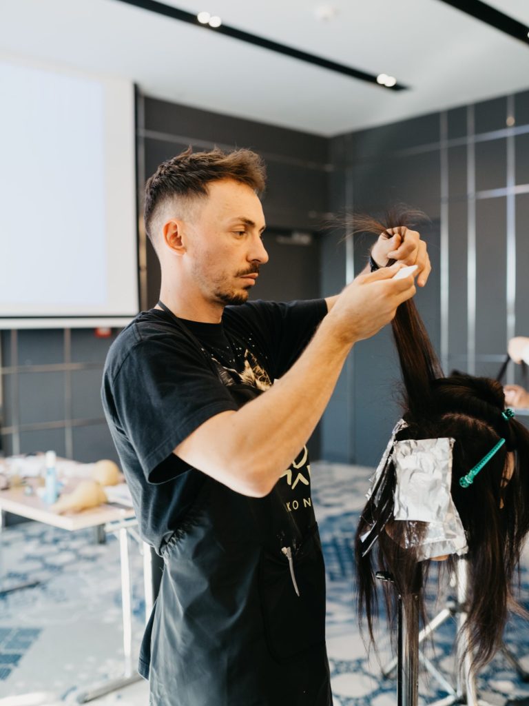 Adrian Lup curs certificare - Salon Exclusive by Adrian Lup | Salon de înfrumusețare Sibiu